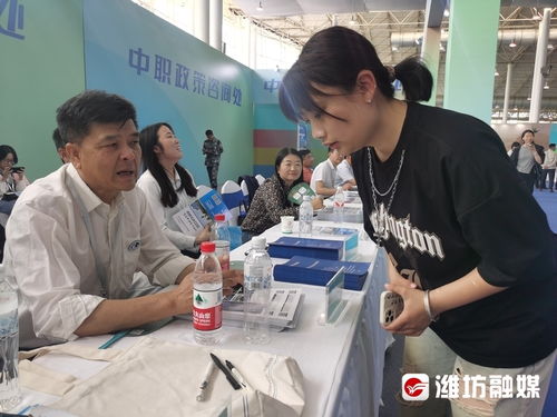 琳瑯滿目各顯神通！濰坊職教好品展——教育咨詢服務(wù)的寶藏之地